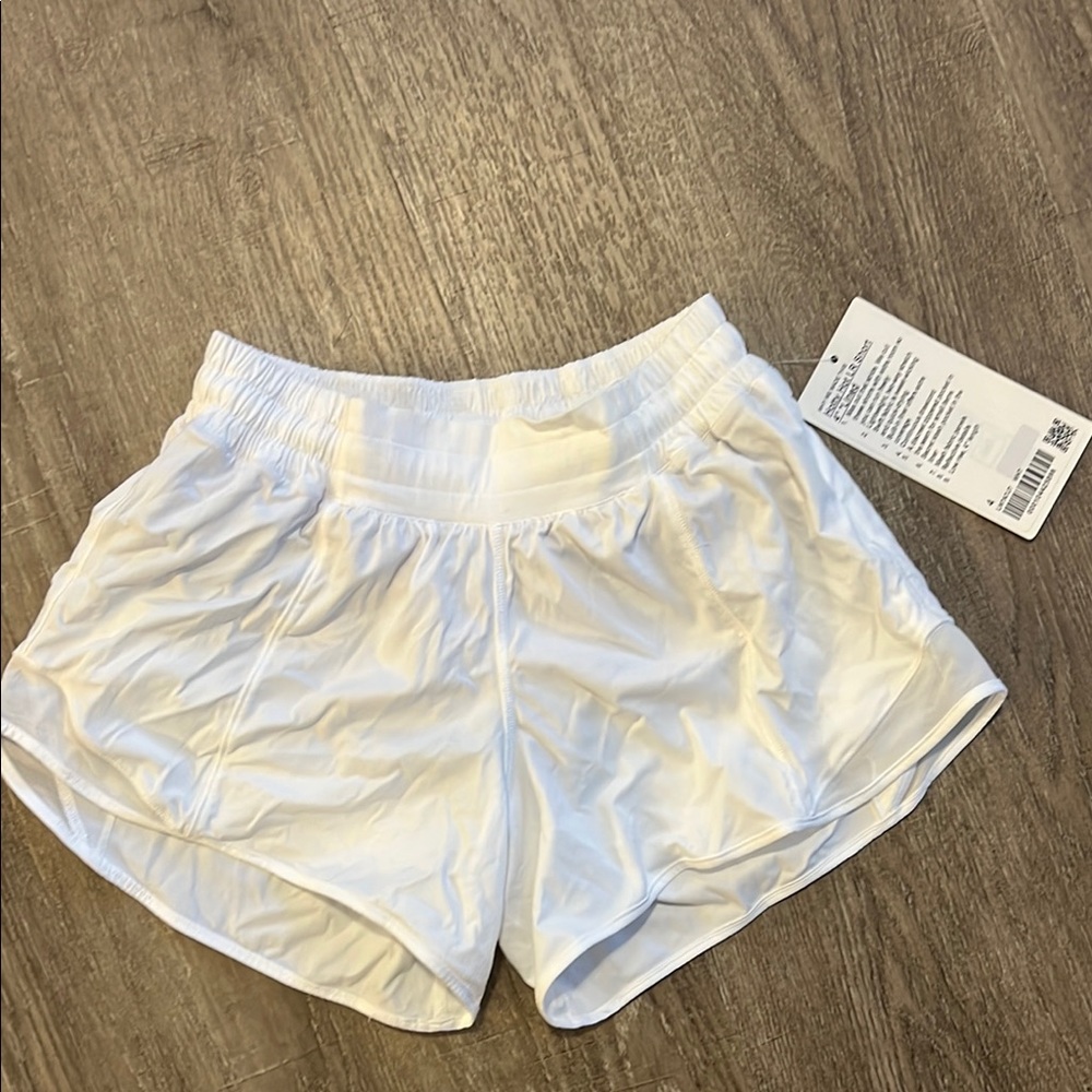 Lululemon hotty hot LR short 4” lined